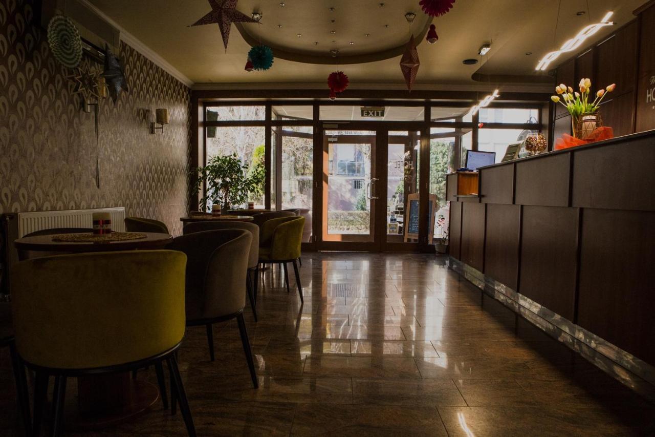 Wolf Hotel Sarvar Exterior photo