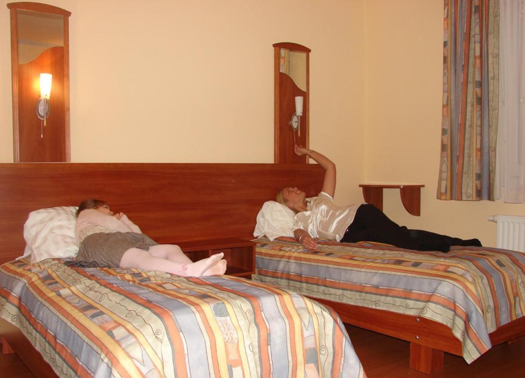 Wolf Hotel Sarvar Room photo